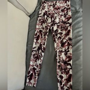 Flower leggings size small